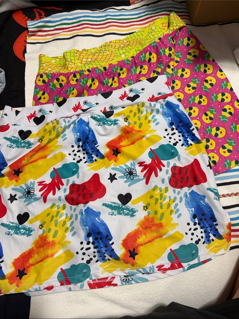 Women’s Skort Obsession  Color Splash Skort – White/Multi and cool pineapple